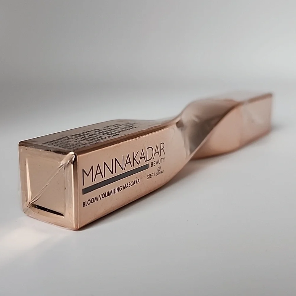 Mannakadar Bloom Volumizing Mascara - Jet Black (Seal Broken)